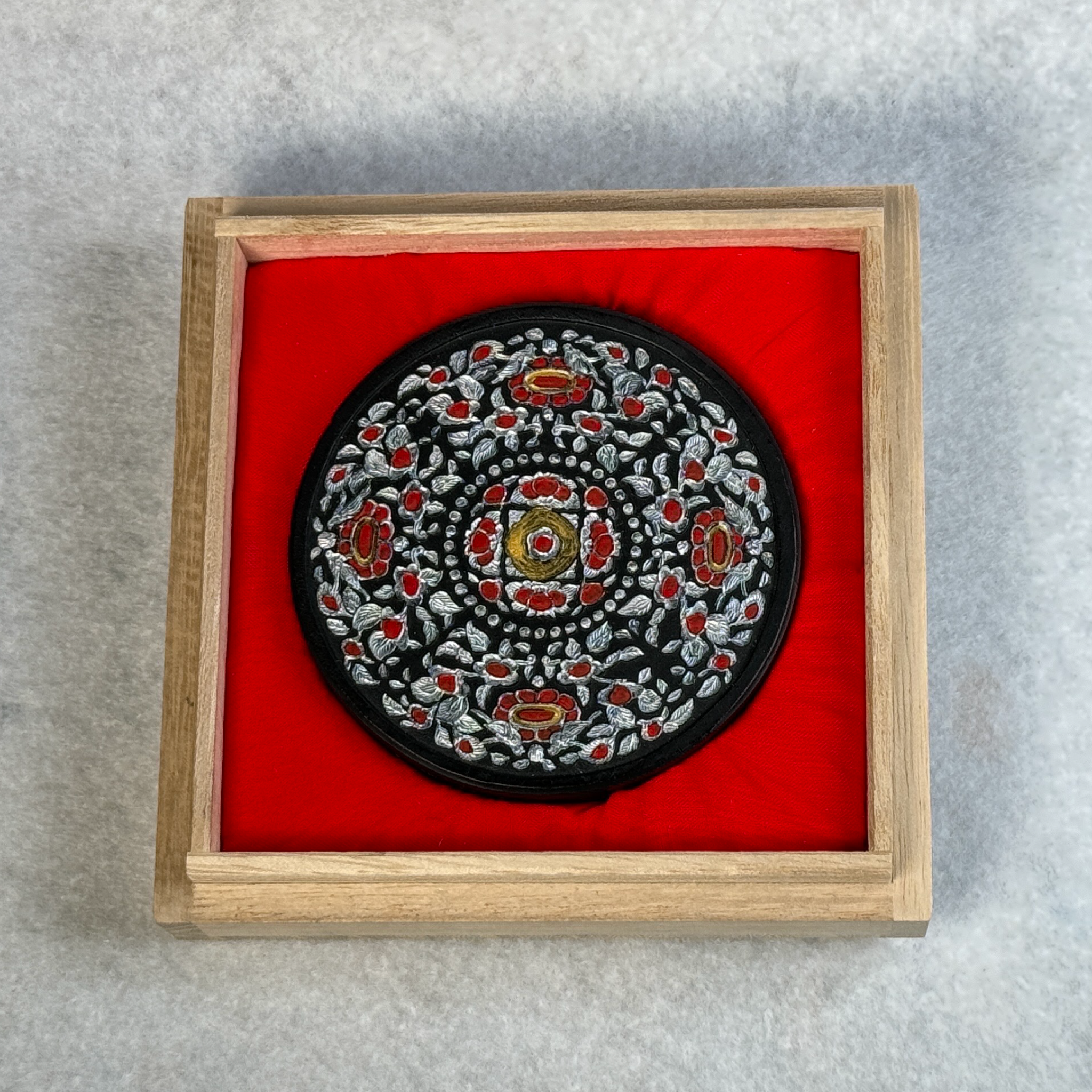 Heiraden Haien Kyou ( 平螺鈿背圓鏡 ) inkstick, Kobaien Japan