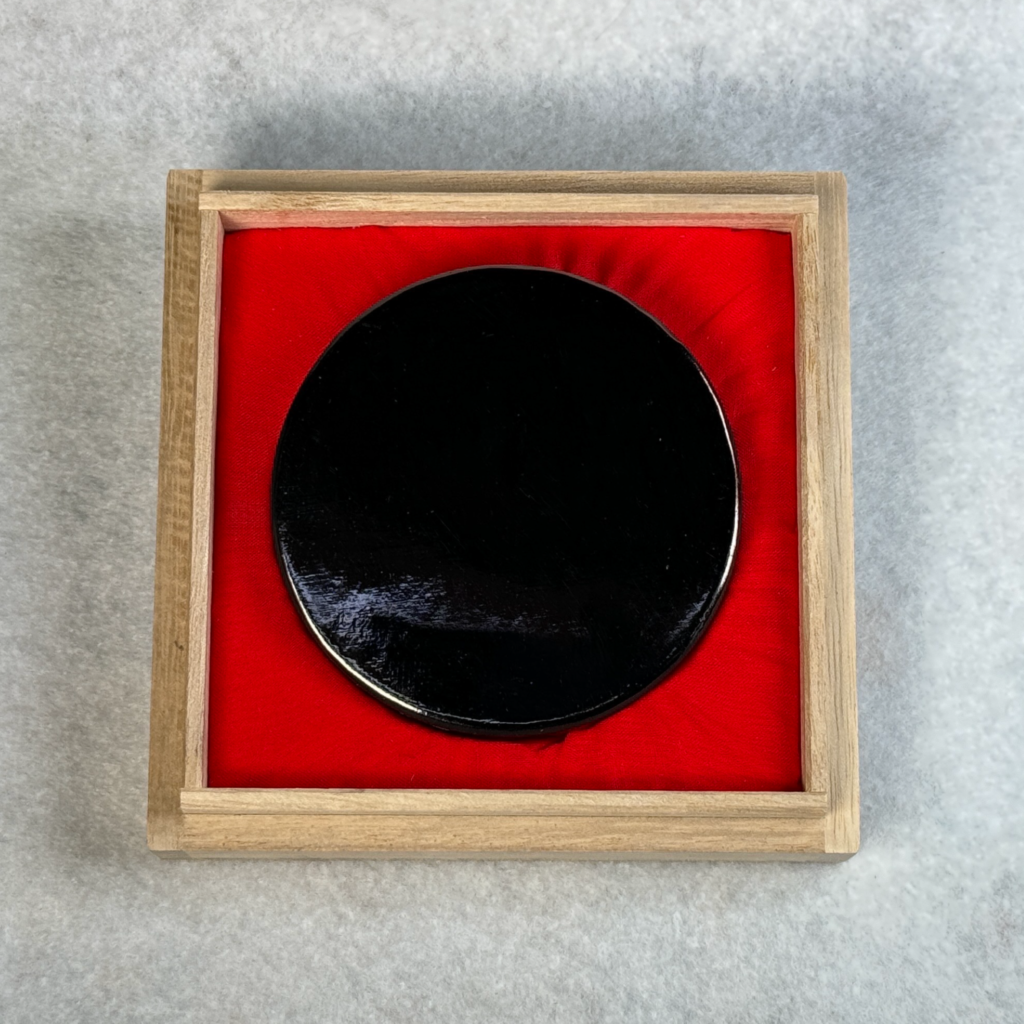 Heiraden Haien Kyou ( 平螺鈿背圓鏡 ) inkstick, Kobaien Japan