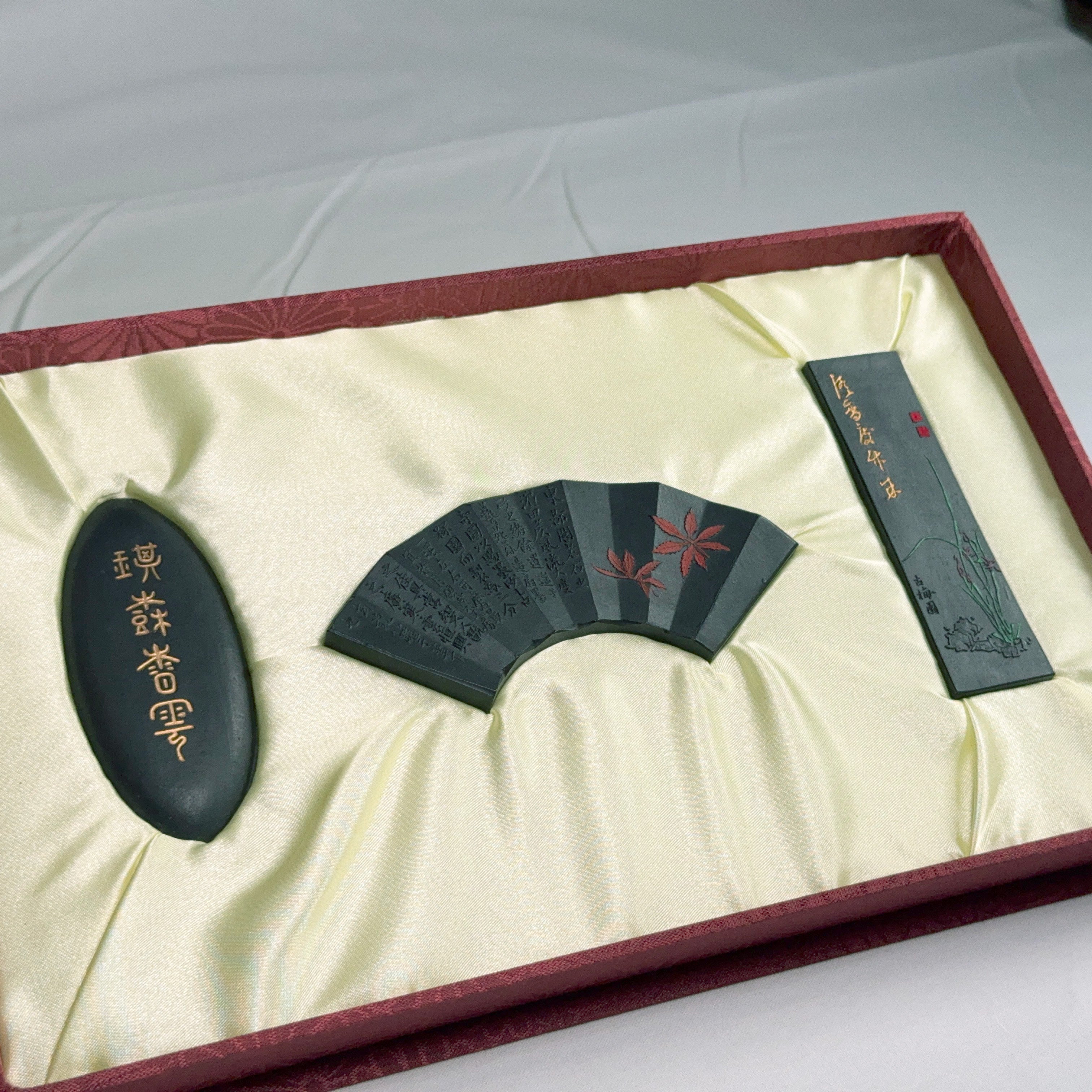 Bokufu 2005 - Kobaien's special inkstick year selection ( 古梅園墨譜2005 ・平成17)-