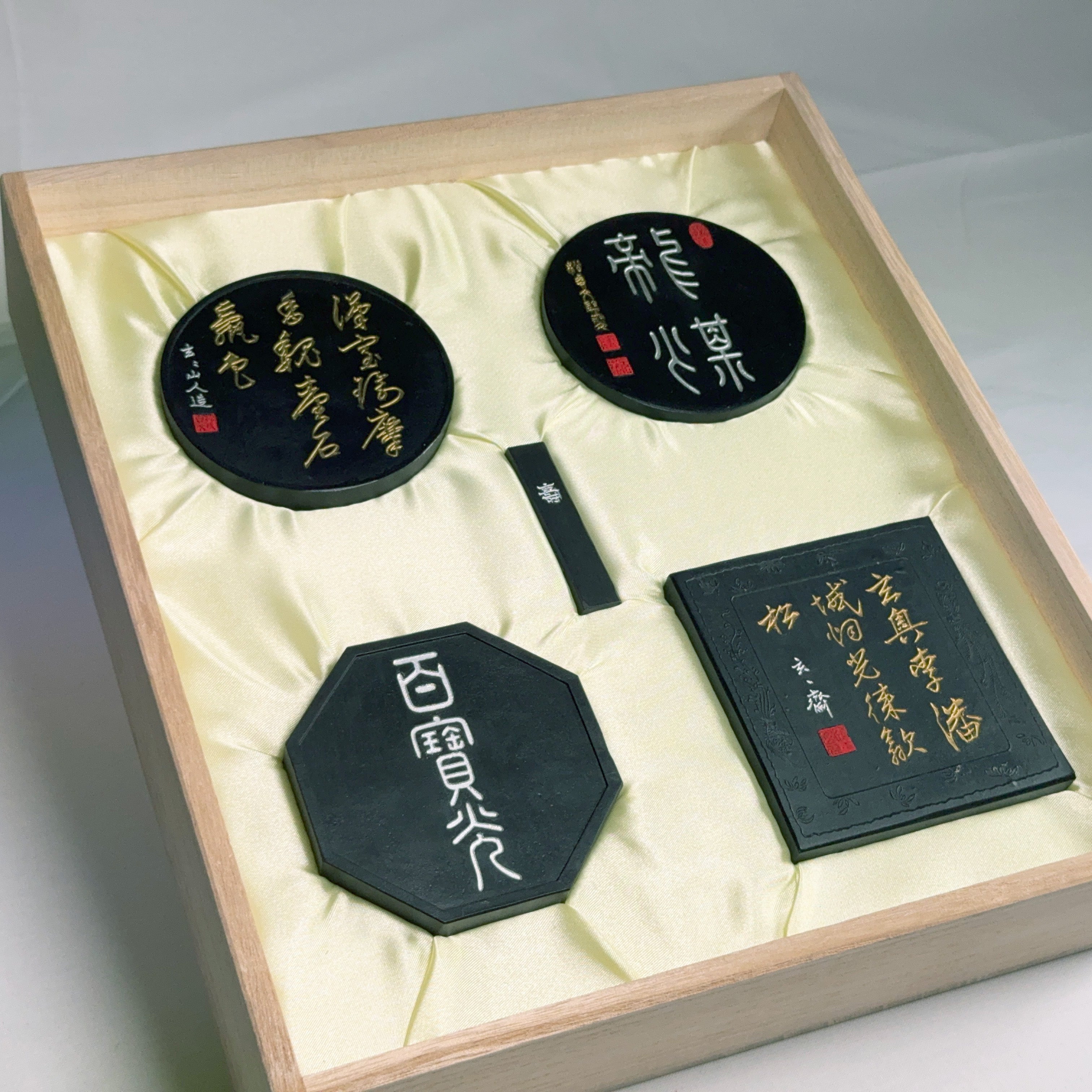 Bokufu 1993 - Kobaien's special sumi inkstick year selection ( 古梅園墨譜1993 / 平成5 )-