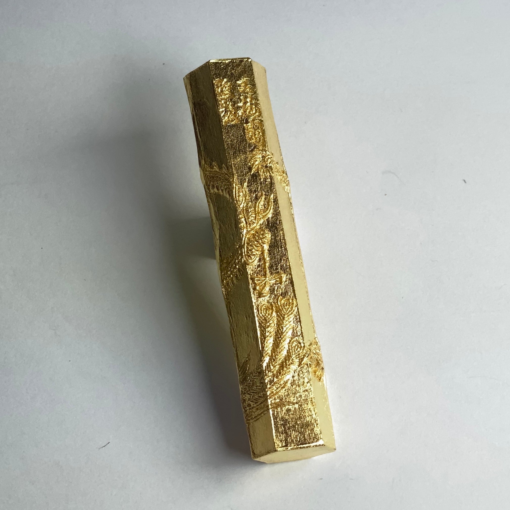 Kin Ryuhou ( Gold leaf ink stick  金龍鳳 )  Kobaien sumi ink stick