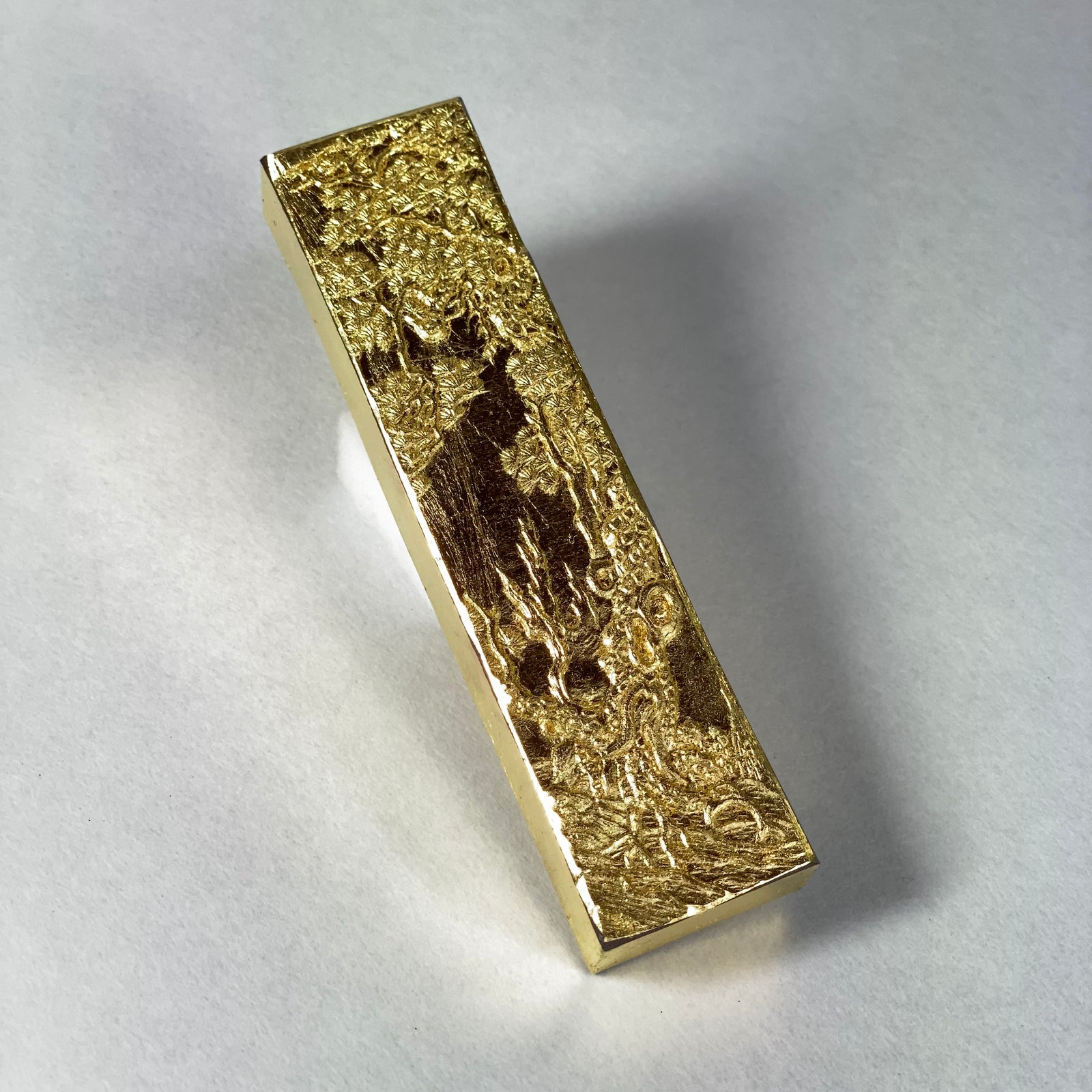 Kinsenzairei inkstick ( Brownish black, Real gold leaf, 金千歳苓 ) -