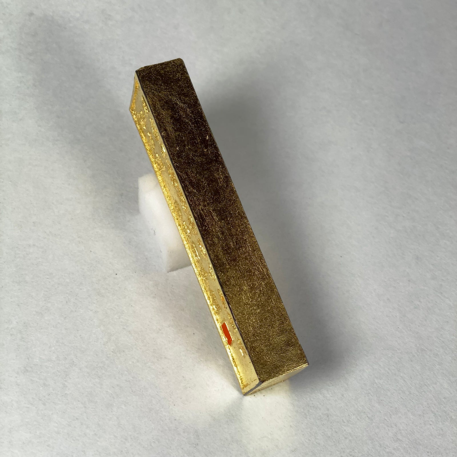 Kinshinsen inkstick ( Brownish black, Real gold Leaf, 金神仙 ) -
